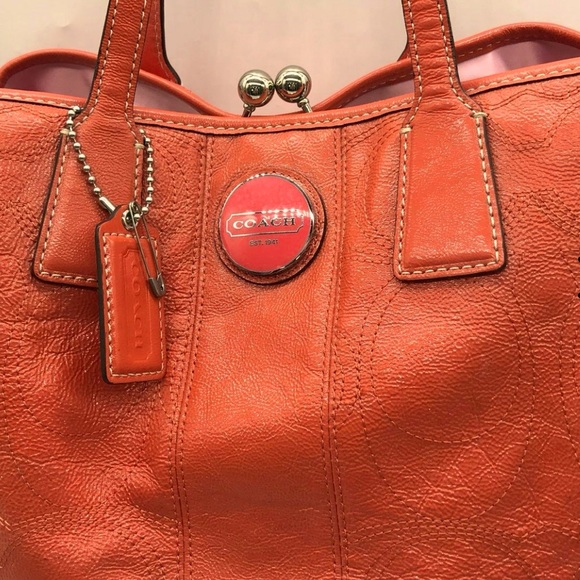 Coach Signature Patent ~STUNNING Salmon COLOR~Kisslock Purse Handbag F15658 - Picture 13 of 14